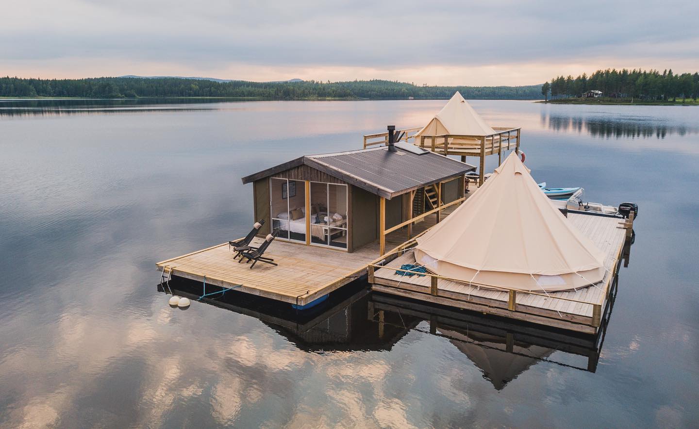 Aurora Safari Camp in Sweden