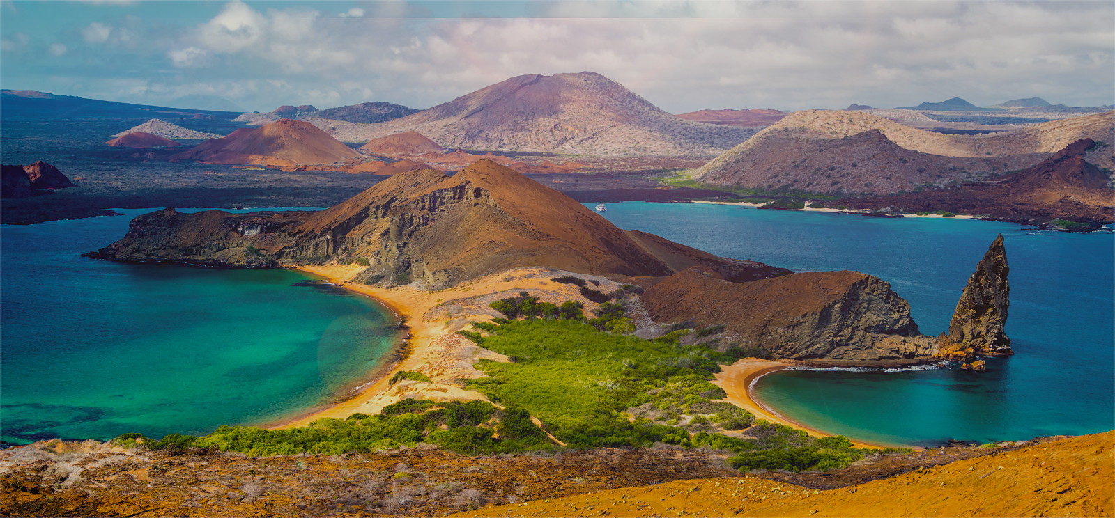 galapagos yacht charter bartolome island